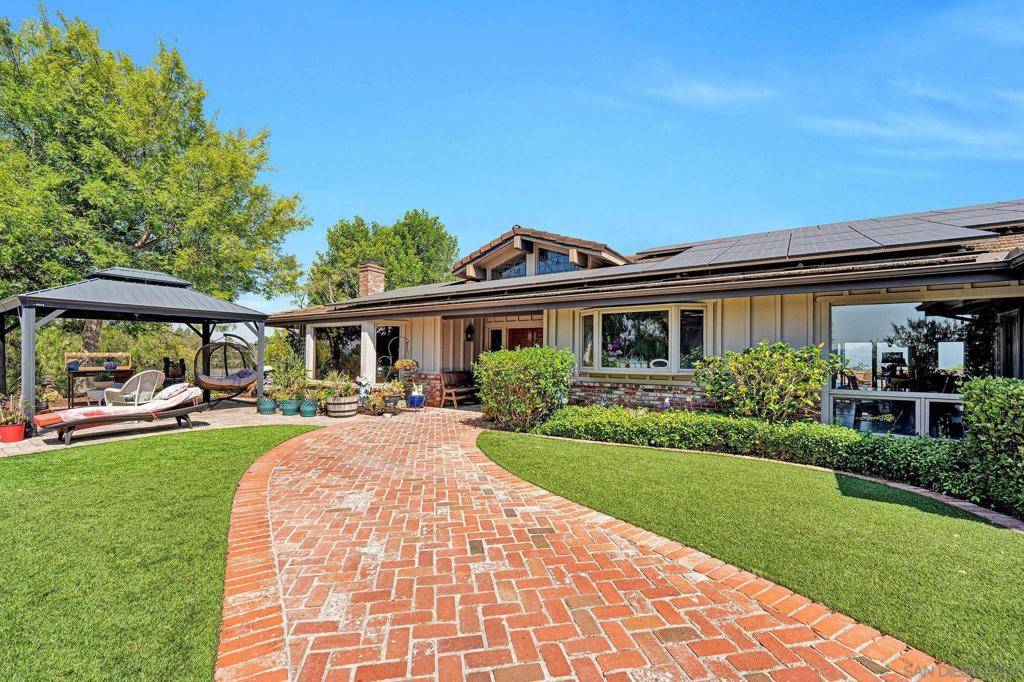 Poway, CA 92064,17505 Corte Lomas Verde