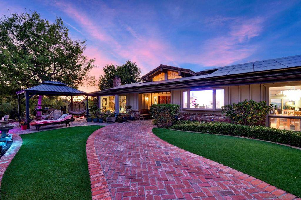 Poway, CA 92064,17505 Corte Lomas Verde