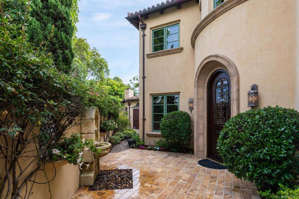 Coronado, CA 92118,Address not disclosed
