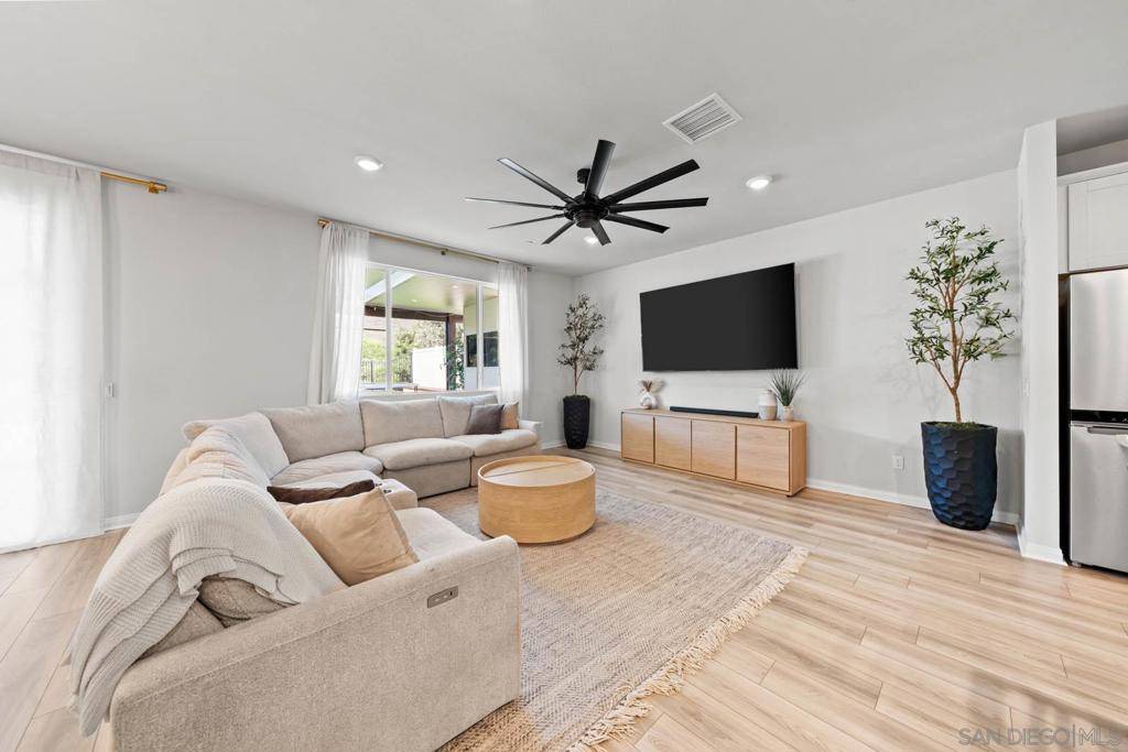 Valley Center, CA 92082,28315 Farm Creek Way