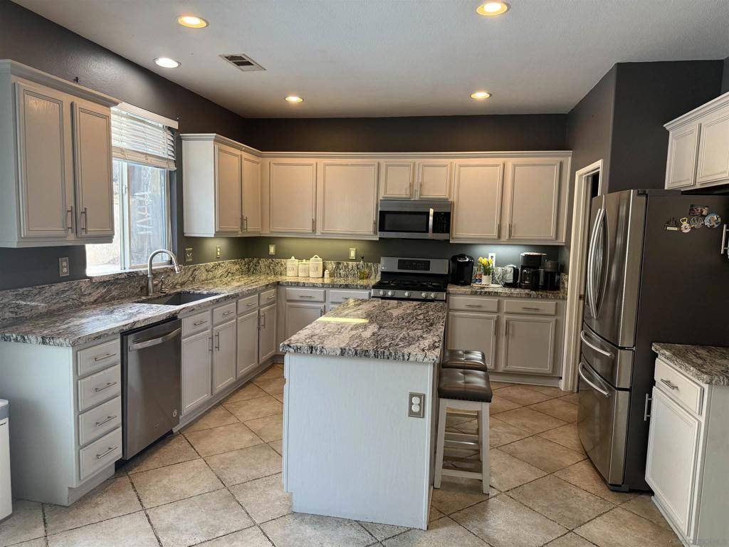 Perris, CA 92570,3823 Geode Ct