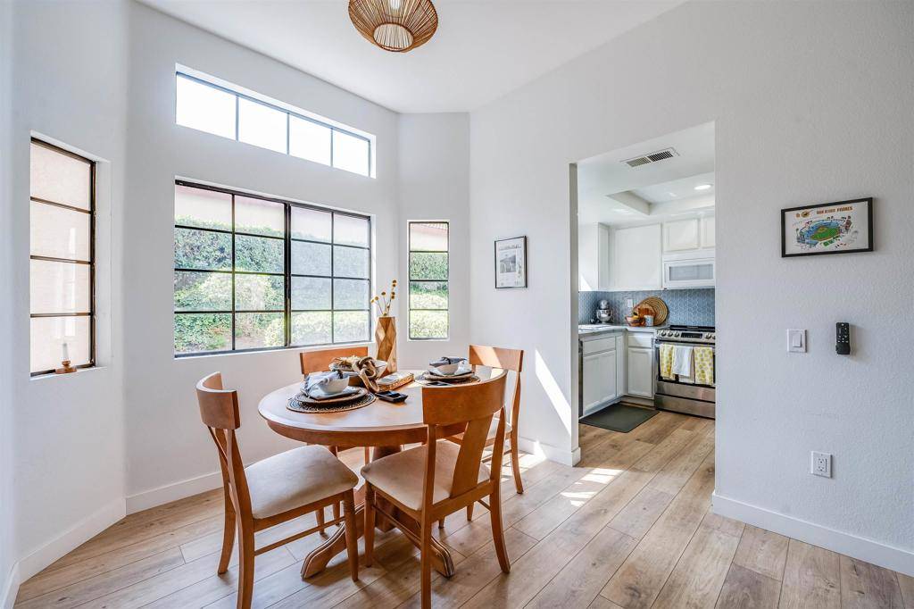Carlsbad, CA 92010,3514 Somerset Way