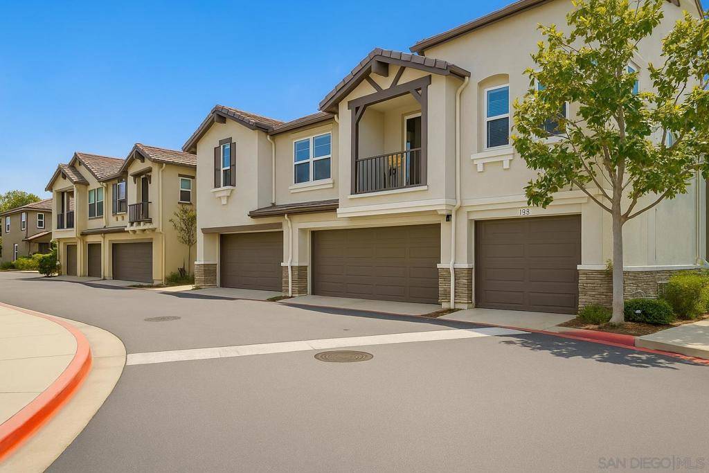 San Diego, CA 92114,425 S Meadowbrook Dr #124