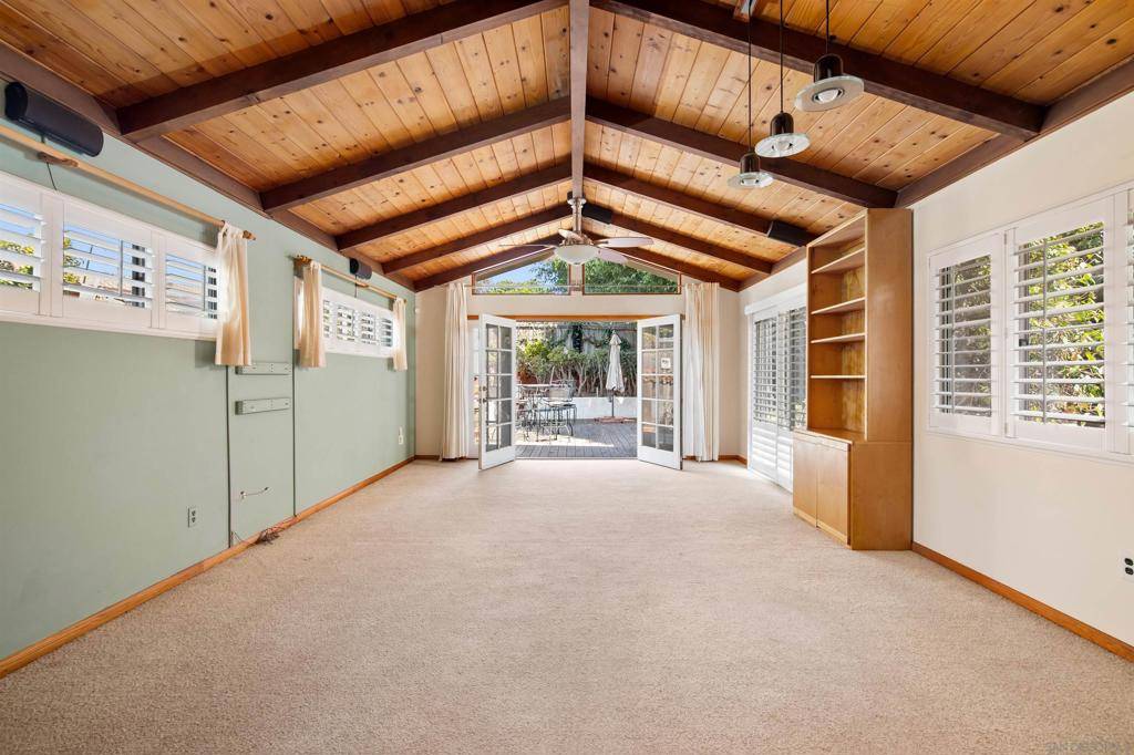 San Diego, CA 92123,8724 Raejean Ave