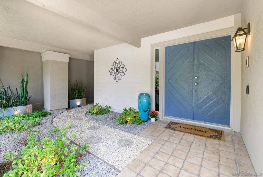 San Diego, CA 92108,5218 Caminito Apartado