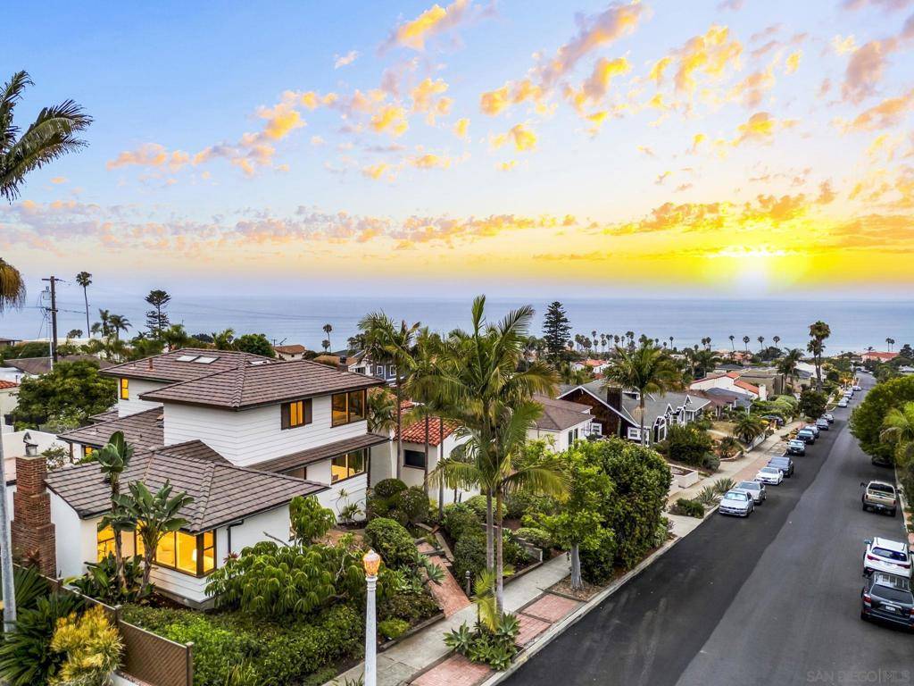 San Diego, CA 92107,4427 Osprey St