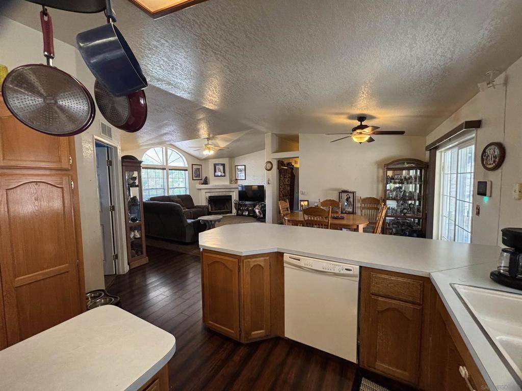 El Cajon, CA 92021,13114 Aurora Dr