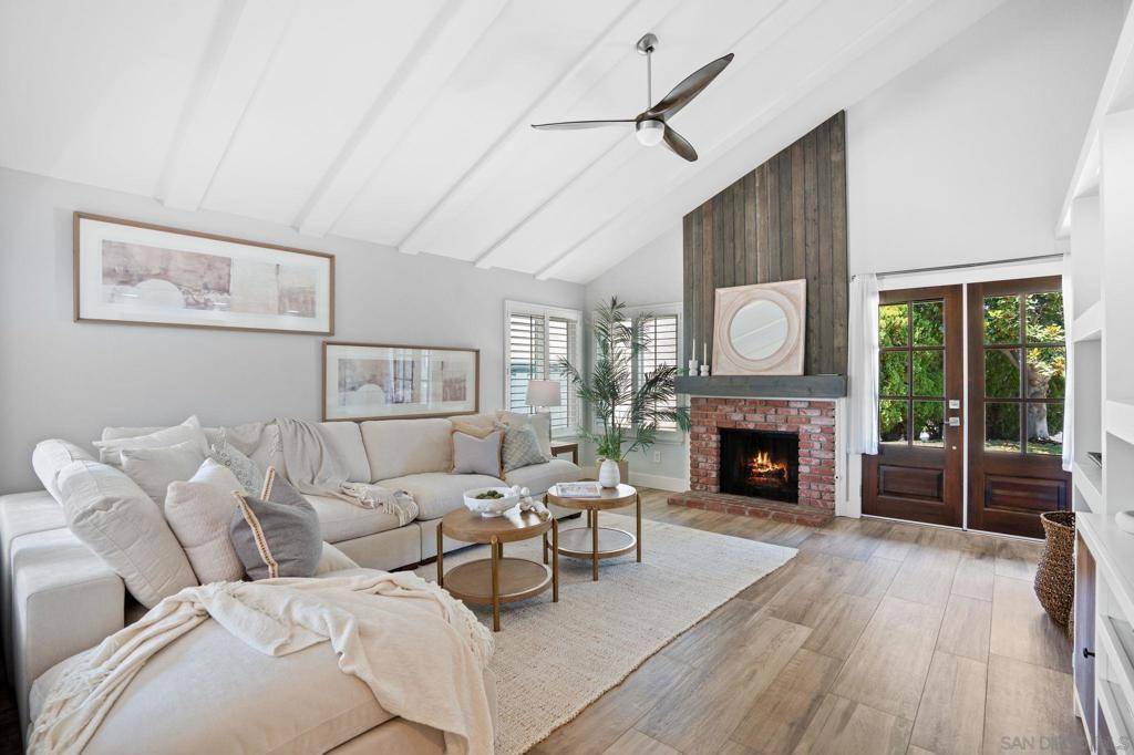 Carlsbad, CA 92009,3105 Madera Ct
