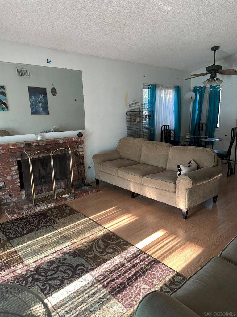 Escondido, CA 92025,2175 Charise