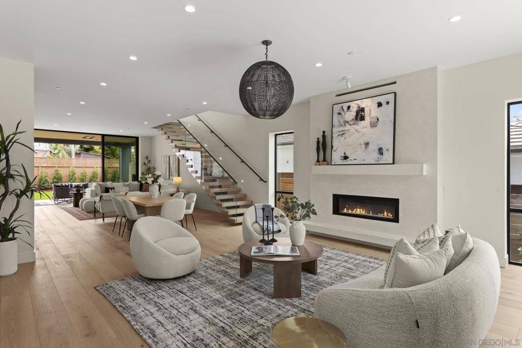 La Jolla, CA 92037,541 Gravilla St