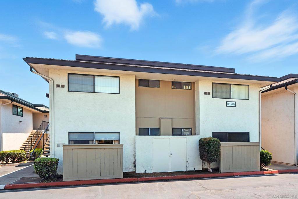 Escondido, CA 92025,450 W Vermont Ave #807