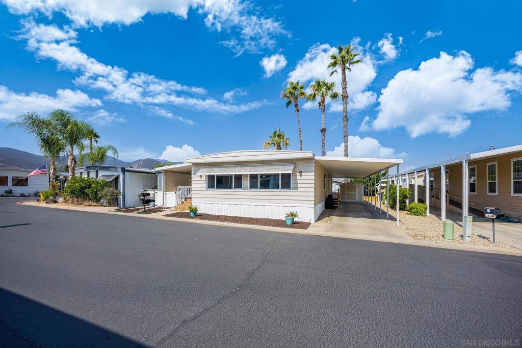 Santee, CA 92071,8301 Mission Gorge Rd #SPC 382