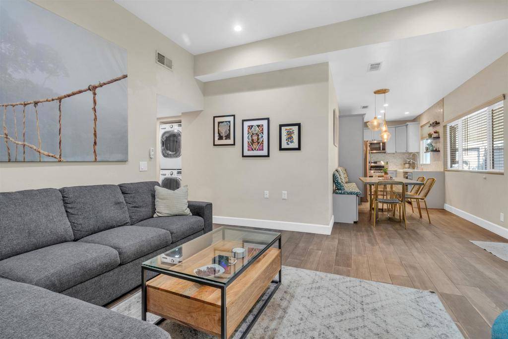 San Diego, CA 92116,4673 Alabama St #5