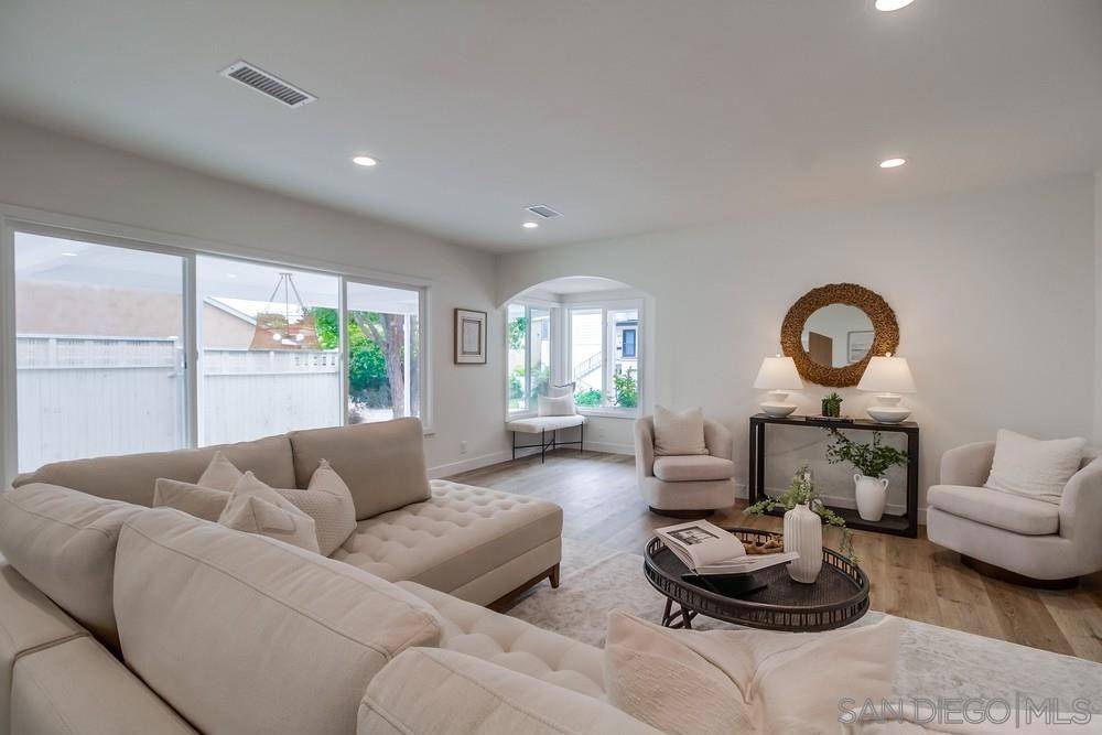 San Diego, CA 92106,3276 Talbot St