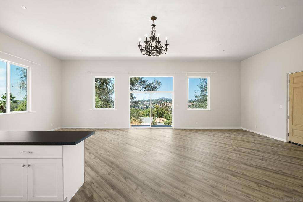 Spring Valley, CA 91977,9427 Vista dr