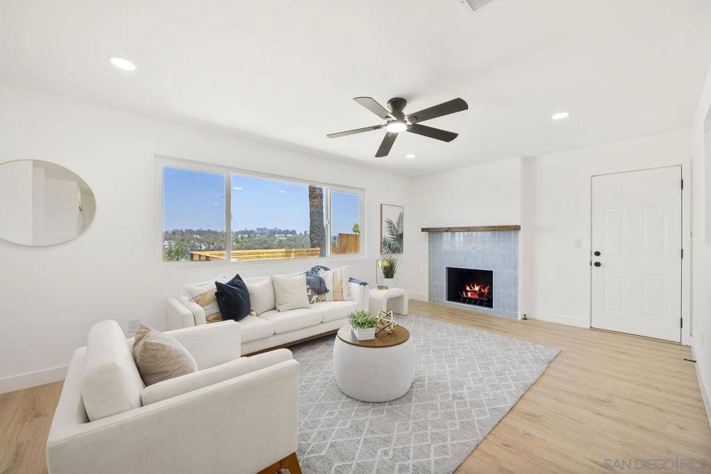 Oceanside, CA 92056,3912 Wooster Dr