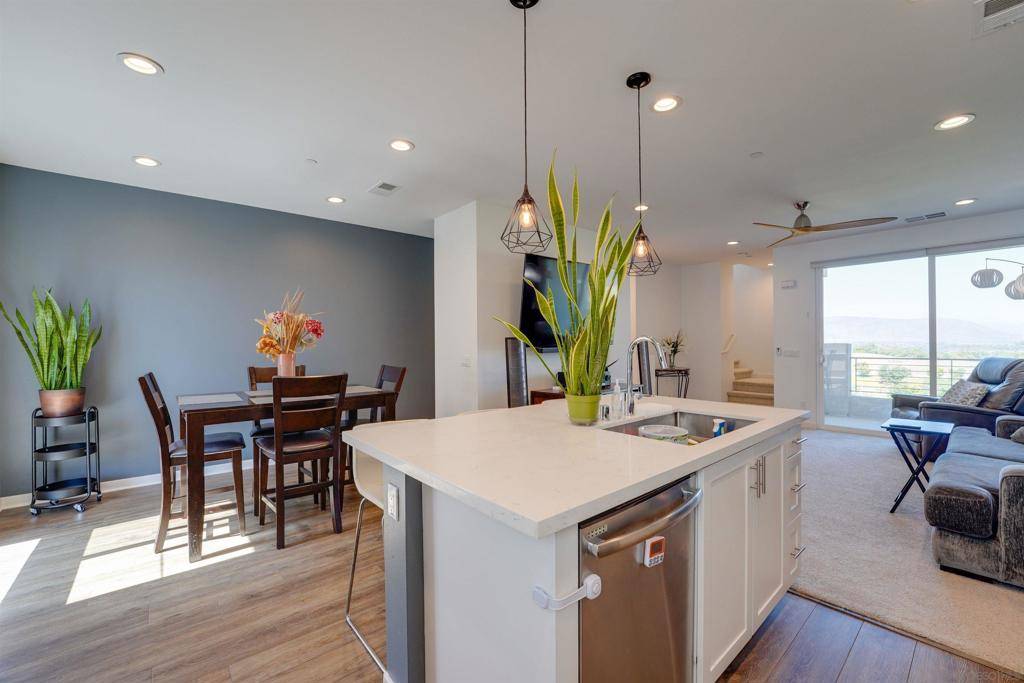 Chula Vista, CA 91915,2376 ELEMENT WAY #3