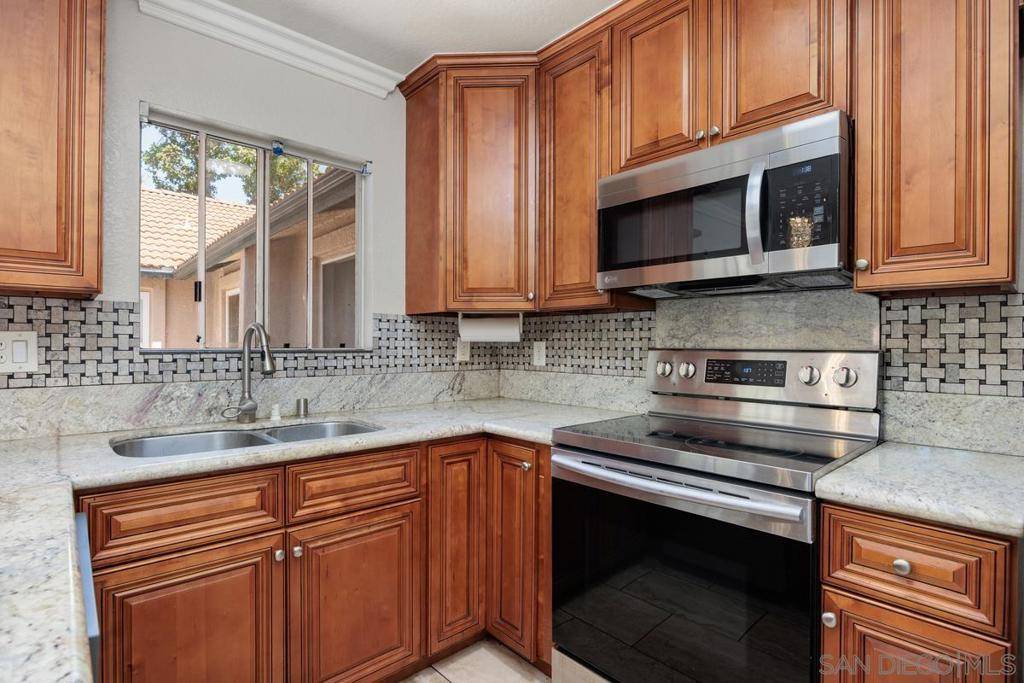 San Diego, CA 92127,11239 Avenida De Los Lobos #D