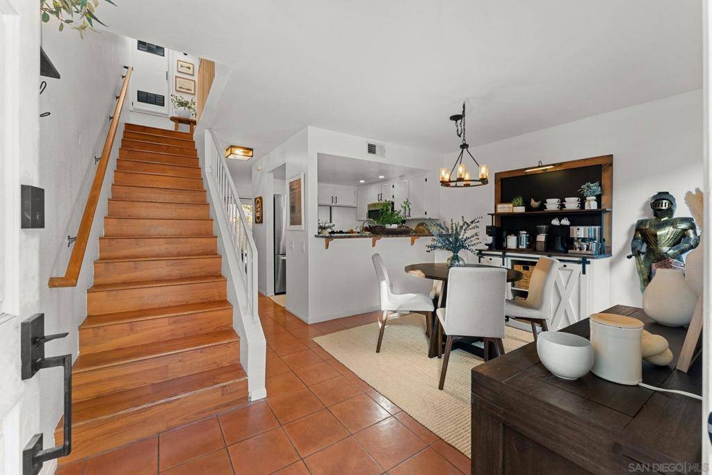 San Diego, CA 92115,4527 Contour Blvd #8