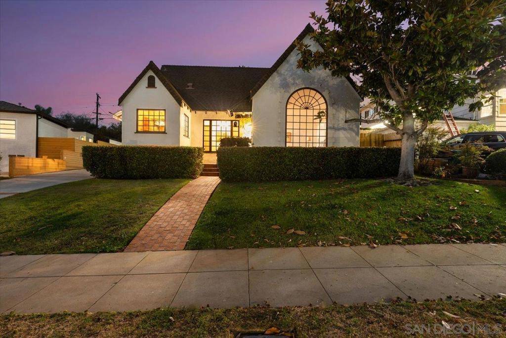 San Diego, CA 92107,3711 La Cresta Dr