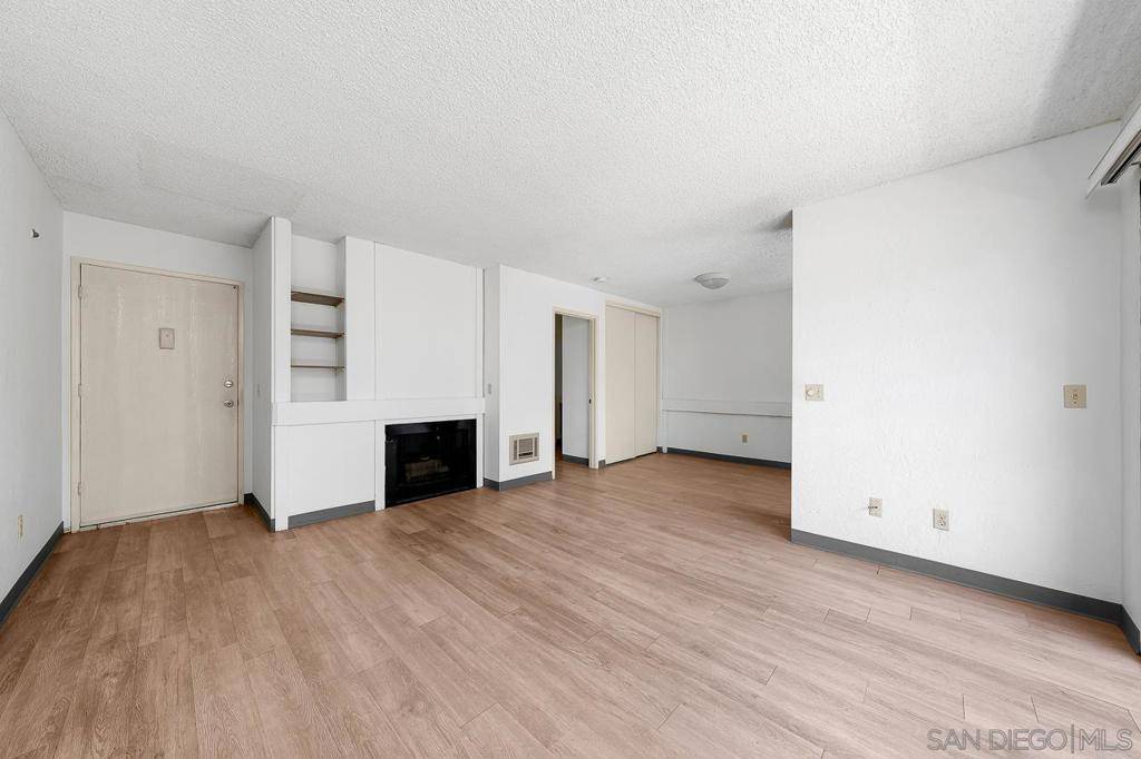 San Diego, CA 92131,10333 Caminito Aralia #70