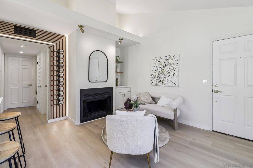 San Diego, CA 92104,4043 Utah St #8