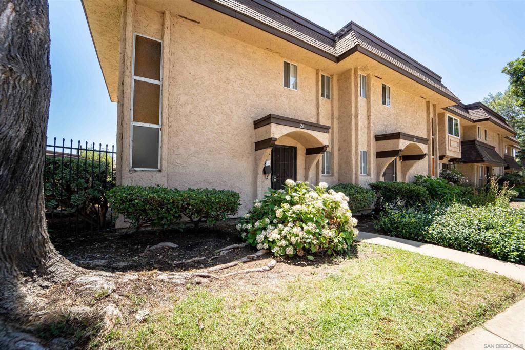 Escondido, CA 92027,2121 E E Grand Ave #28G