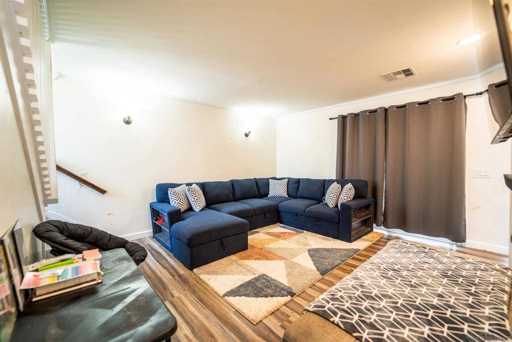 Escondido, CA 92027,2121 E E Grand Ave #28G
