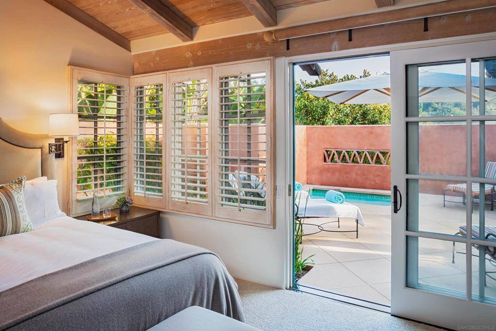 Rancho Santa Fe, CA 92067,6122 Calle Valencia #2B-2