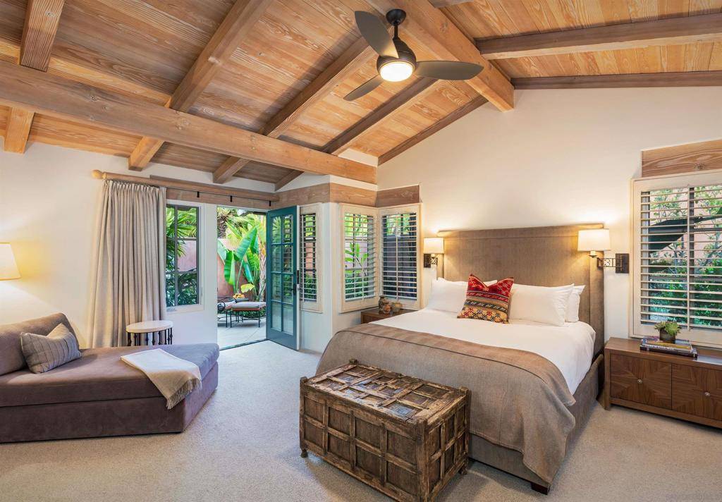 Rancho Santa Fe, CA 92067,6122 Calle Valencia #2B-2