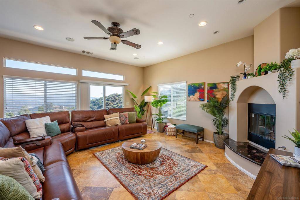 El Cajon, CA 92021,1152 Stoneridge Dr.