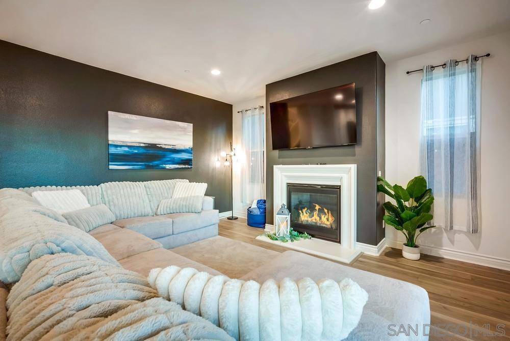 Fallbrook, CA 92028,35828 Blue Breton Dr