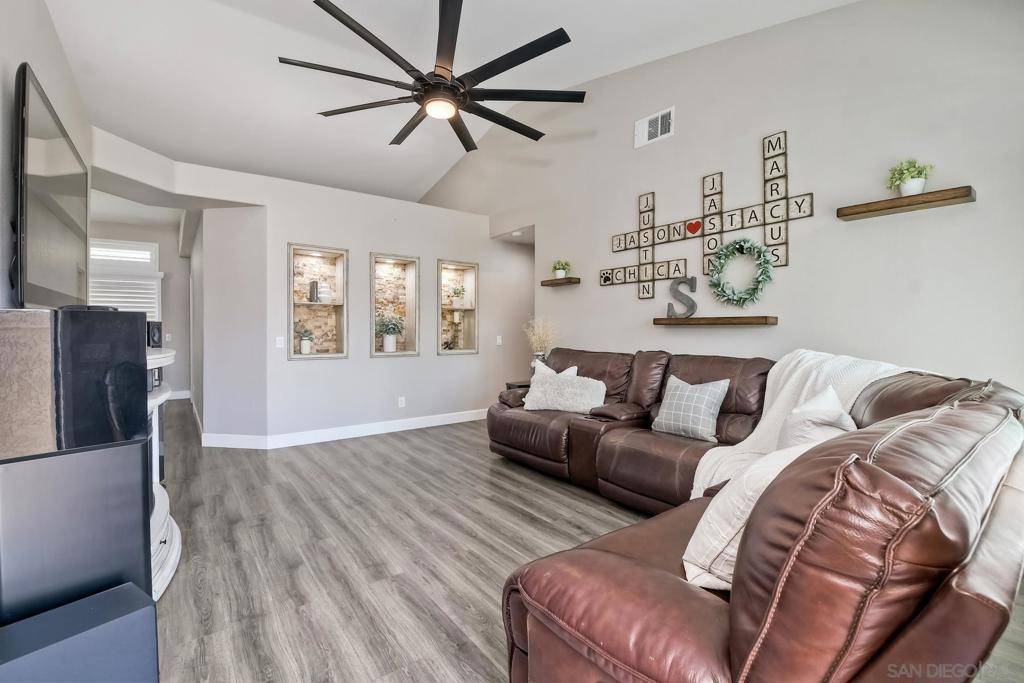 Fallbrook, CA 92028,3358 Lake Circle Dr