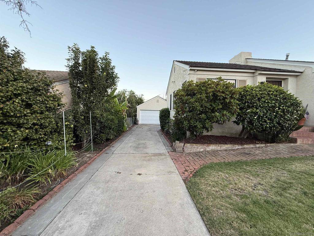 San Diego, CA 92107,3761 Poe Street
