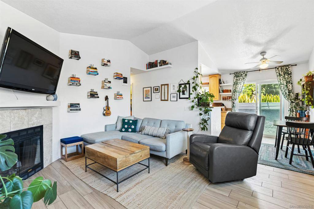 San Diego, CA 92104,4034 Florida Street #7
