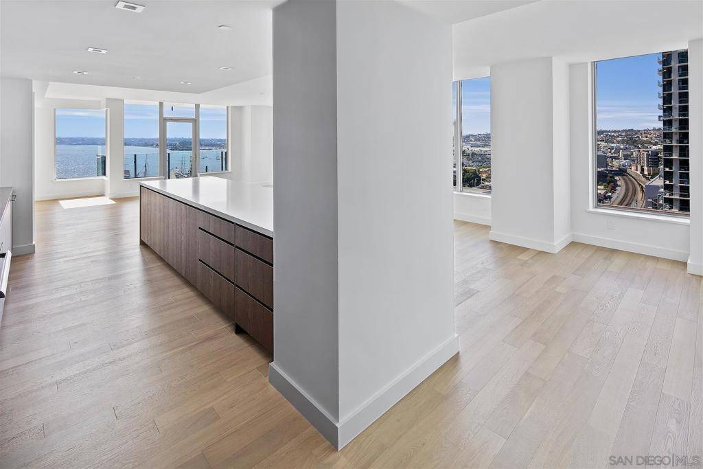 San Diego, CA 92101,1388 Kettner blvd #1502