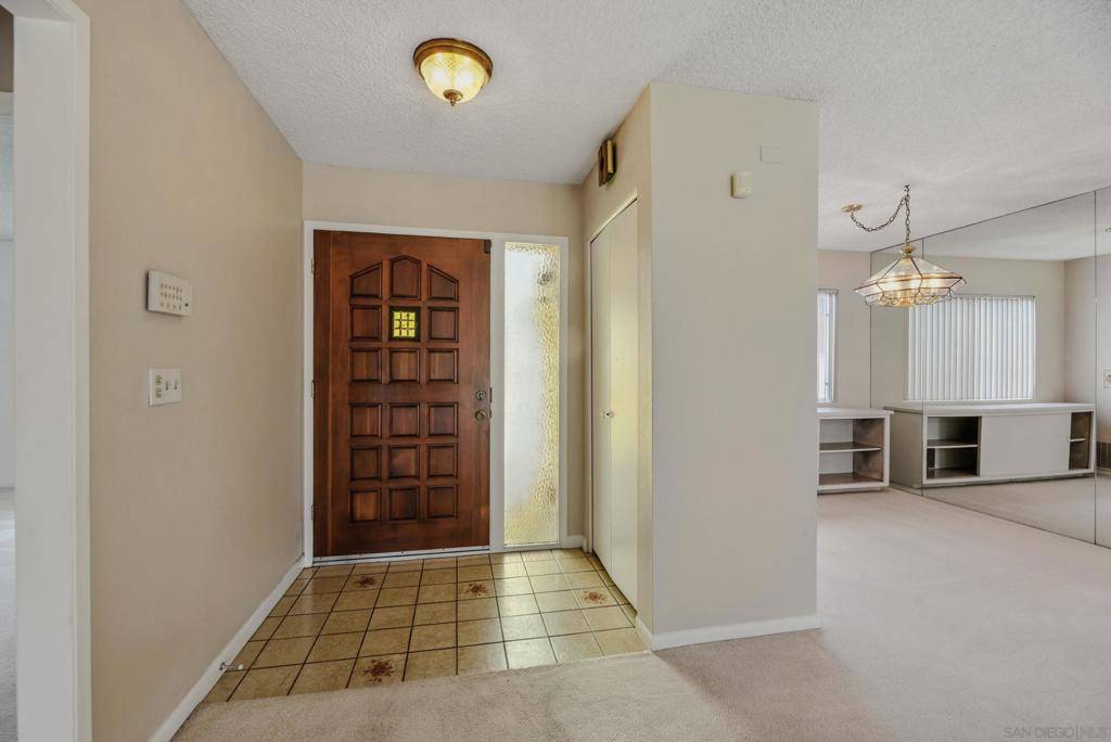 Oceanside, CA 92056,2207 Fairway Ct
