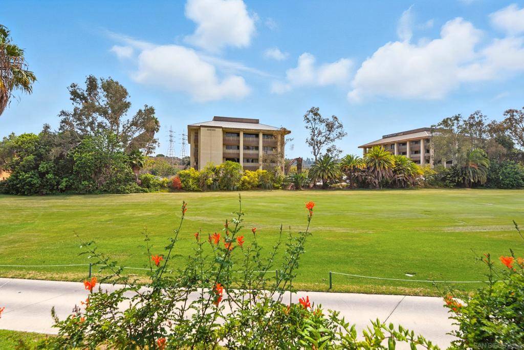 Oceanside, CA 92056,2207 Fairway Ct