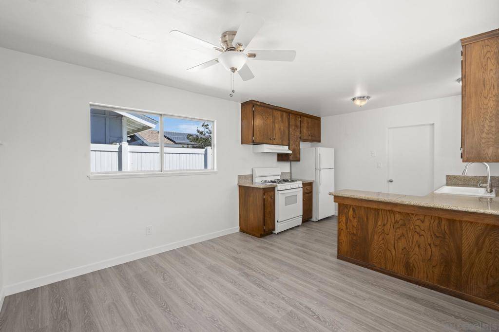 San Diego, CA 92122,6614 Dennison St