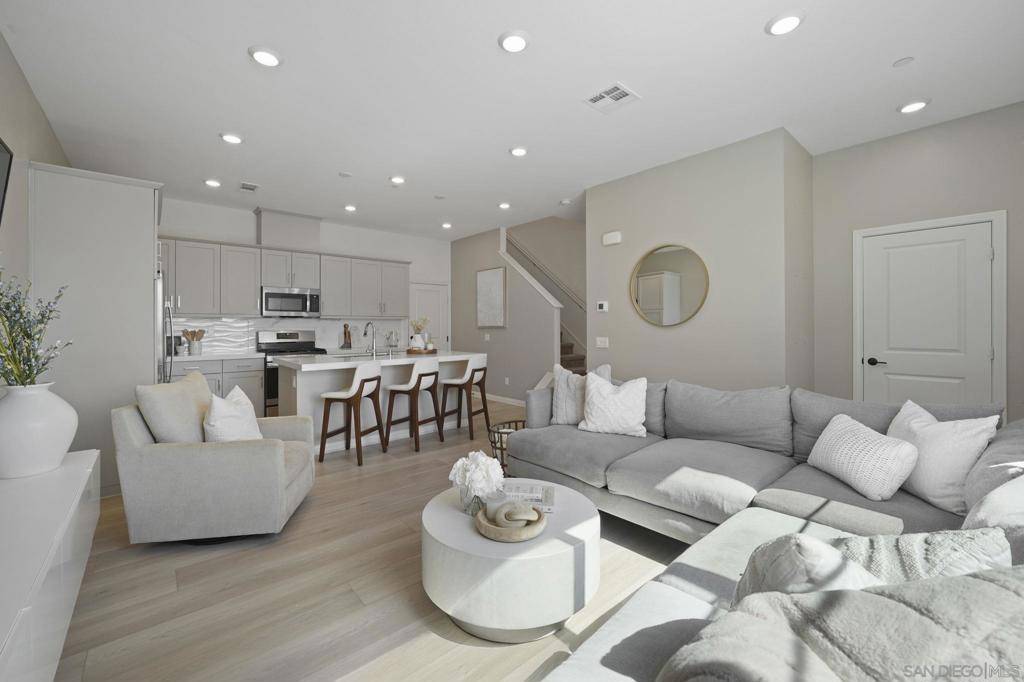Chula Vista, CA 91913,2101 Bluestone Circle