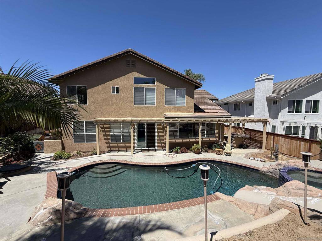 Oceanside, CA 92056,5006 Palmera DR