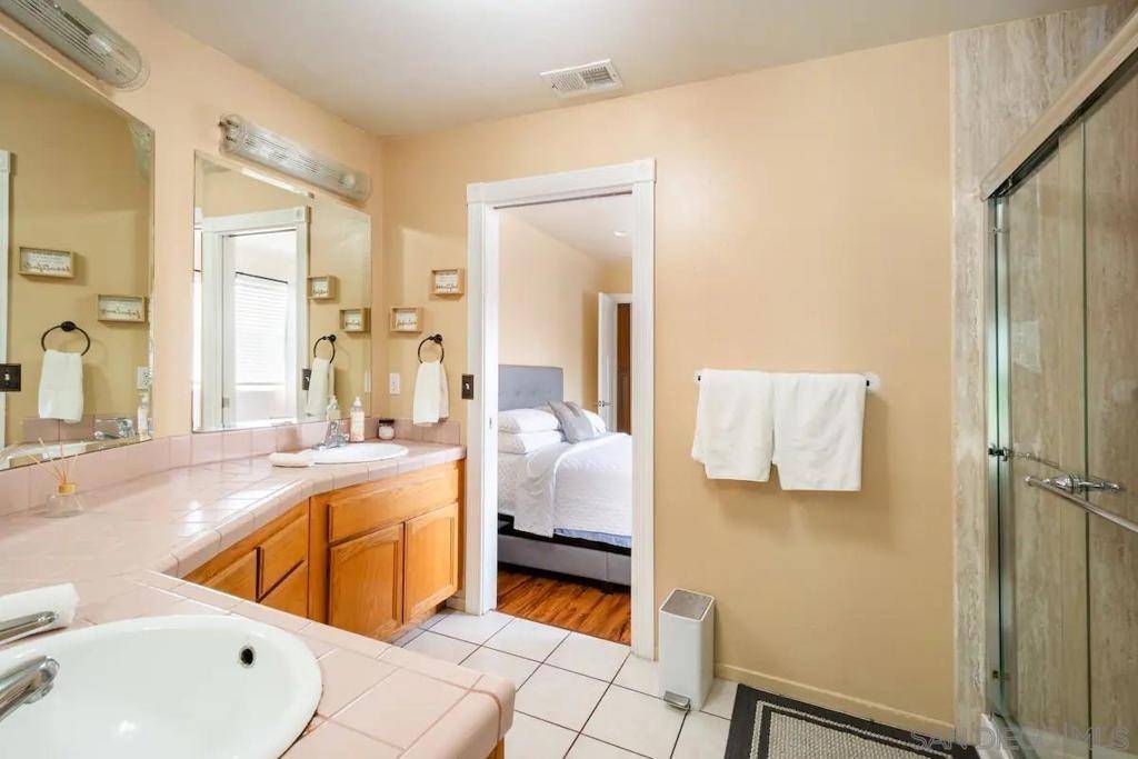 Oceanside, CA 92056,4435 Summer Dr #3