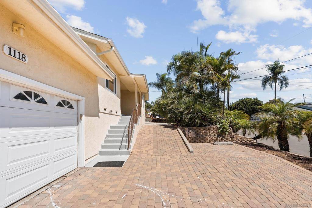 Vista, CA 92084,1118 Portola St.
