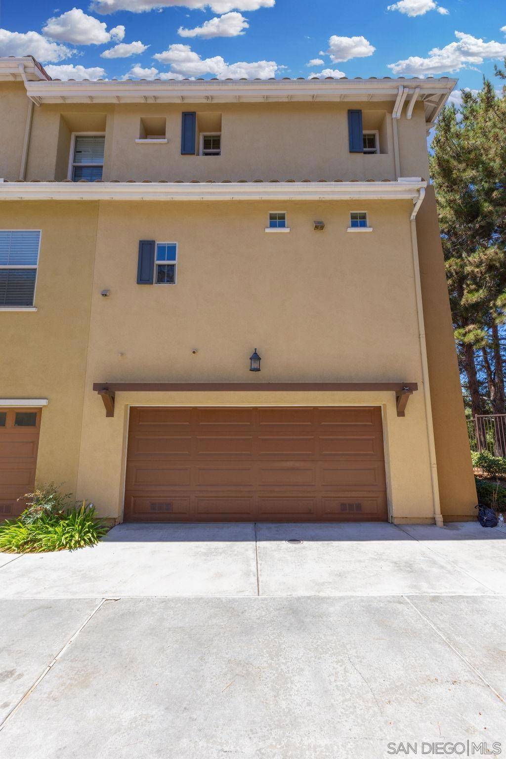 Chula Vista, CA 91914,2208 Huntington Point Rd #24