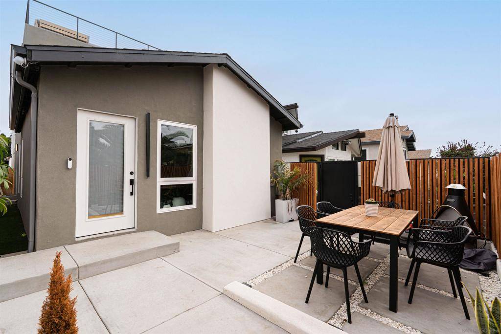 San Diego, CA 92102,2945 B St