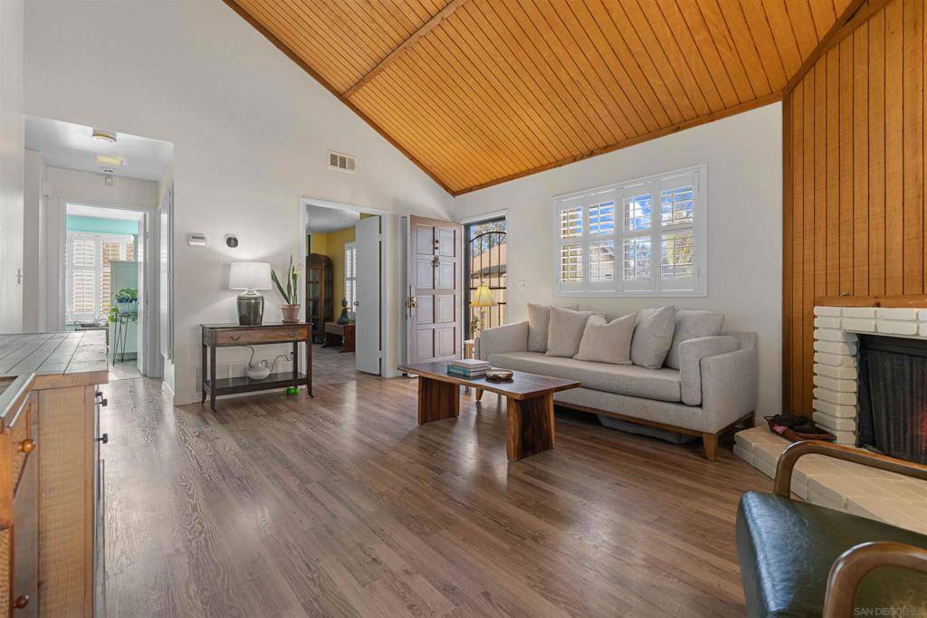 San Diego, CA 92139,2838 Alta View #C
