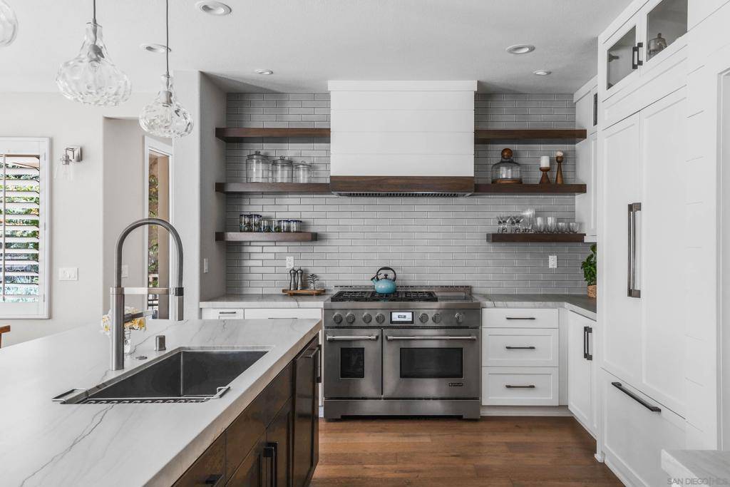 Carlsbad, CA 92011,923 Merlo Ct