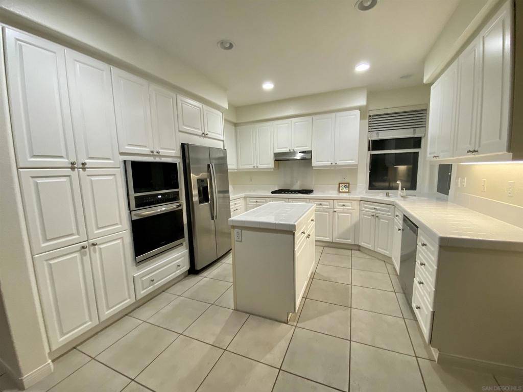 San Diego, CA 92130,13294 Larkfield Ct