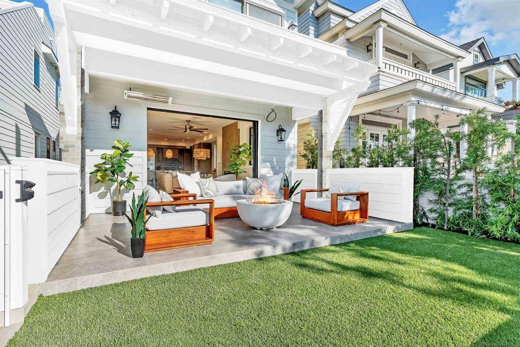 Coronado, CA 92118,841 G Ave.