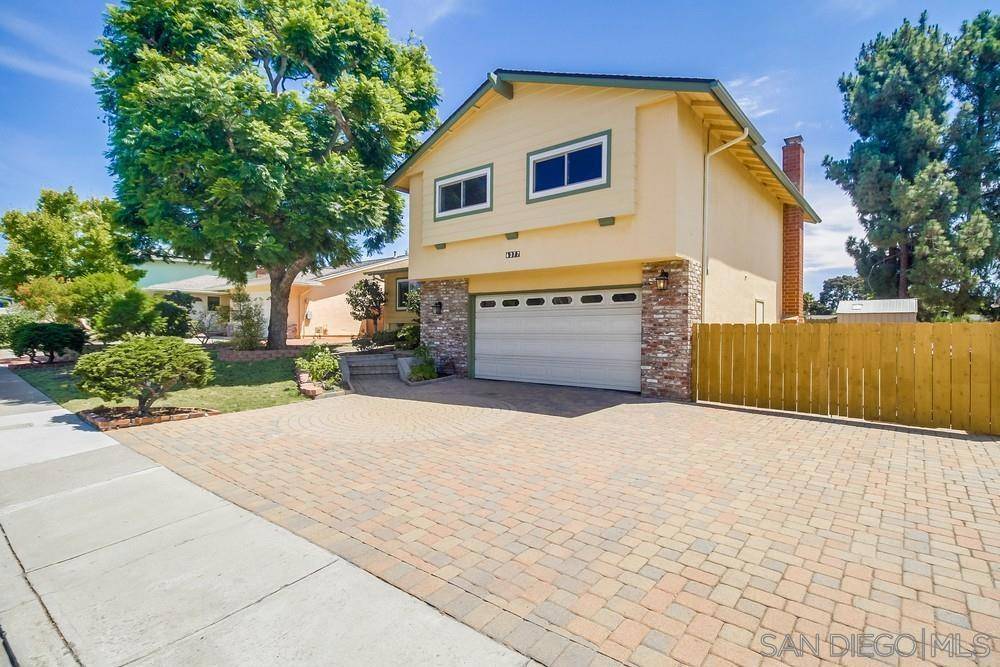 San Diego, CA 92119,6377 Casselberry Way